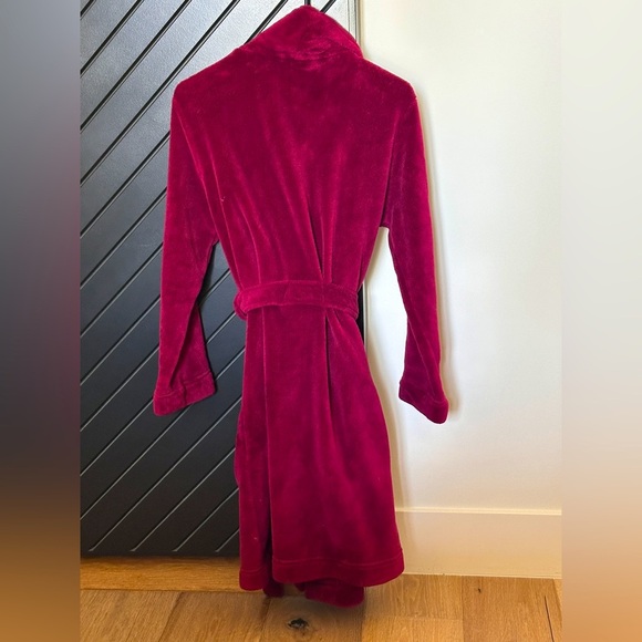 Calvin Klein plush robe. Size XS/S. Excellent condition. Hardly used! - Picture 4 of 4